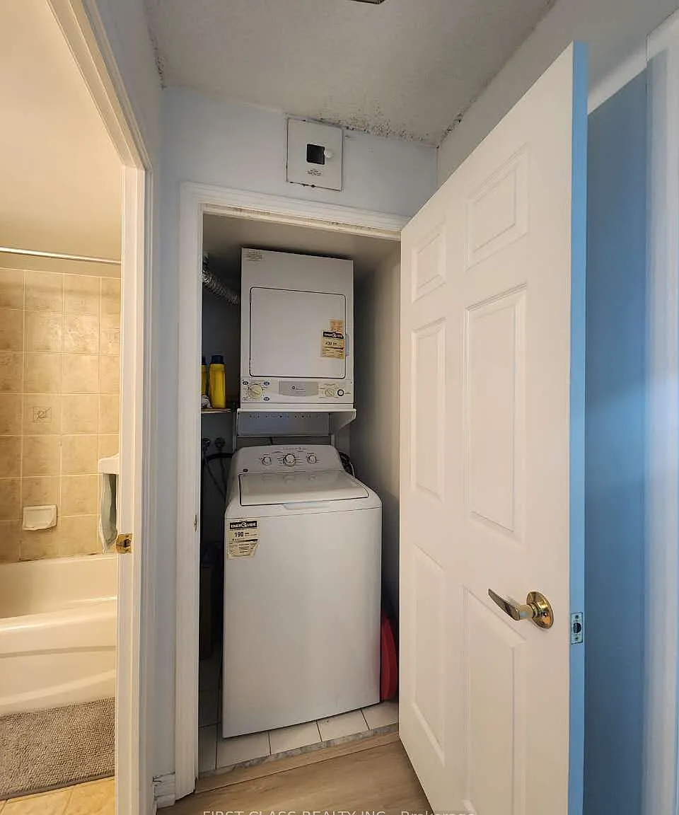 1 bed, $2,300 — Photo 4