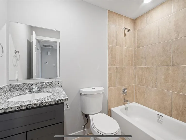 6004 Wedgefield St #B — Photo 16