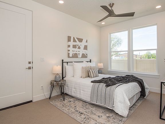 2nd image of 494 E Violets Cove Ln