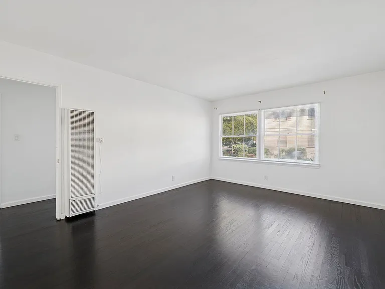 2032 Delaware Ave #2032A — Photo 6