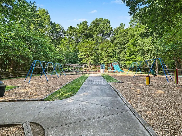 10644 Euclid Ave NW — Photo 36