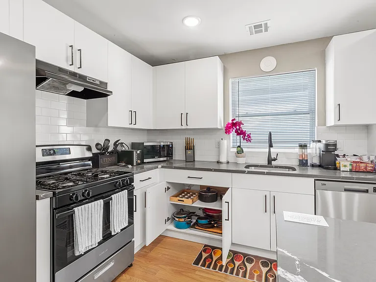 751 Seaport Dr #2 — Photo 9
