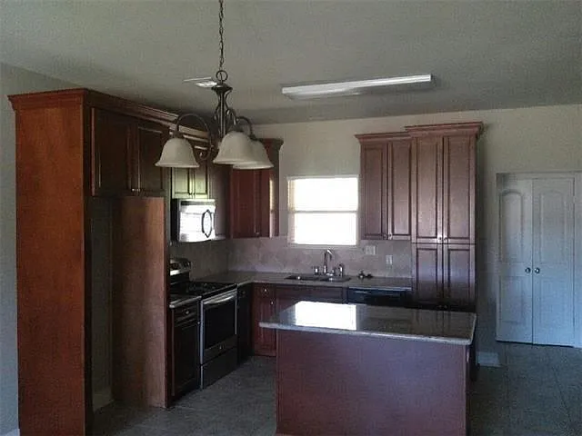128 Village Oaks Blvd — Photo 4