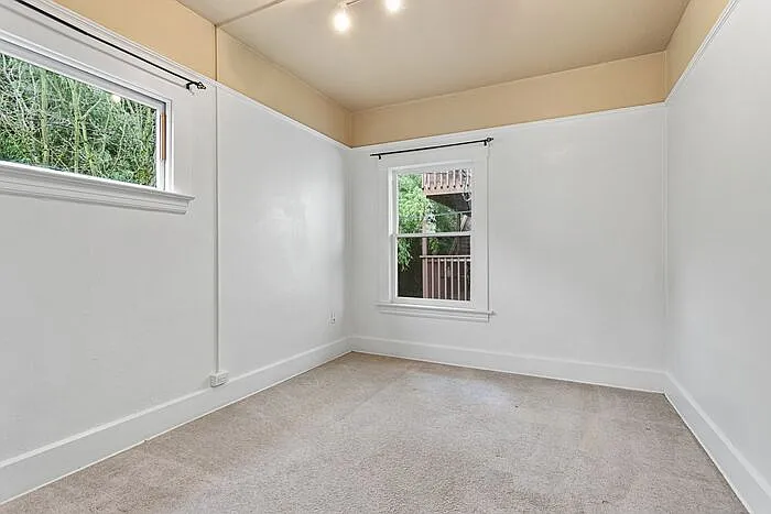 801 SW Green Ave — Photo 4