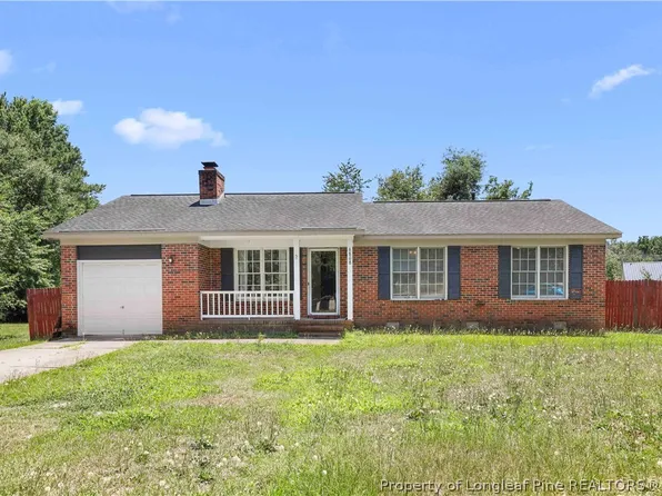 6808 Leeds Ct, Fayetteville, NC 28304