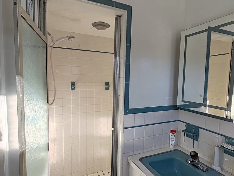 Master bathroom.