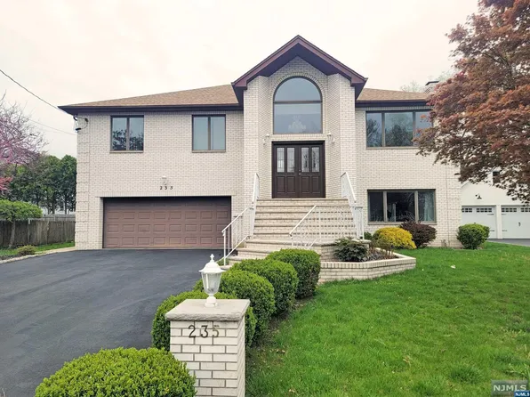 235 Rockland Ave, Norwood, NJ 07648