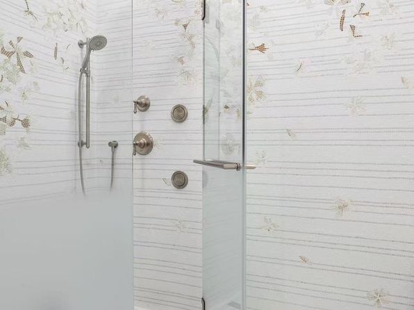 6 bedroom rental in West Vancouver — photo 18