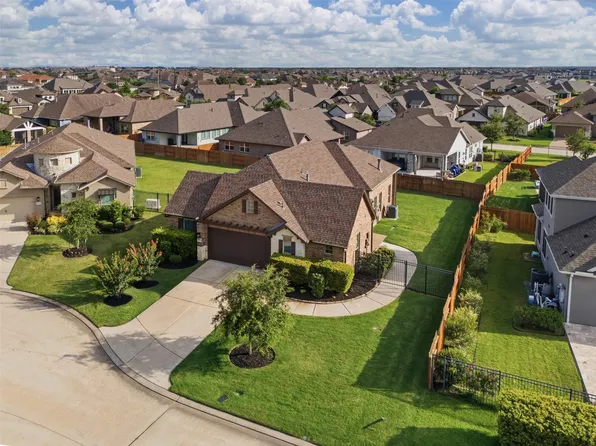 10707 Hilltop Harbor Way, Cypress, TX 77433