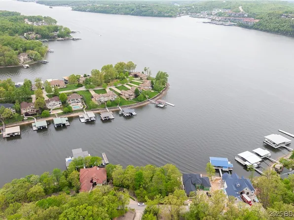 954 Las Campanas, Sunrise Beach, MO 65079
