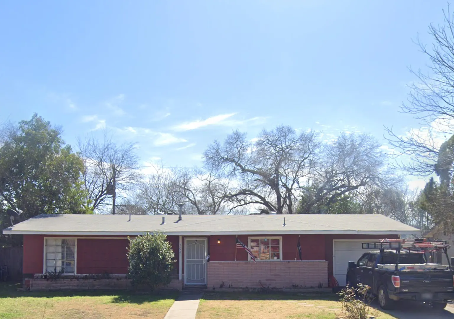 Room in 3 Bedroom Home at Brettonwood Dr — Photo 1