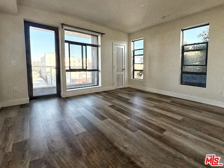 723 S Saint Andrews Pl #507 — Photo 3