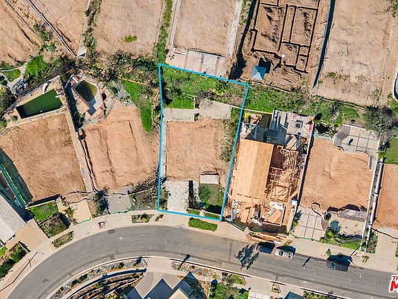 4th image of 3711 Oceanhill Way