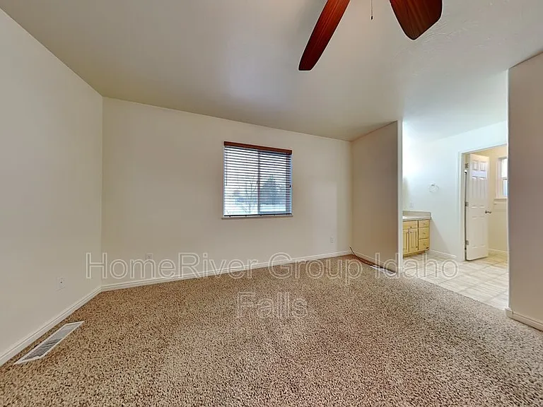 390 Bridger Dr — Photo 13