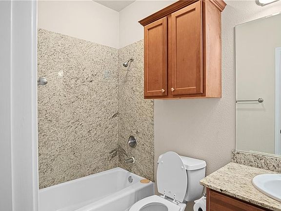 5th image of 302 Sterling St #A
