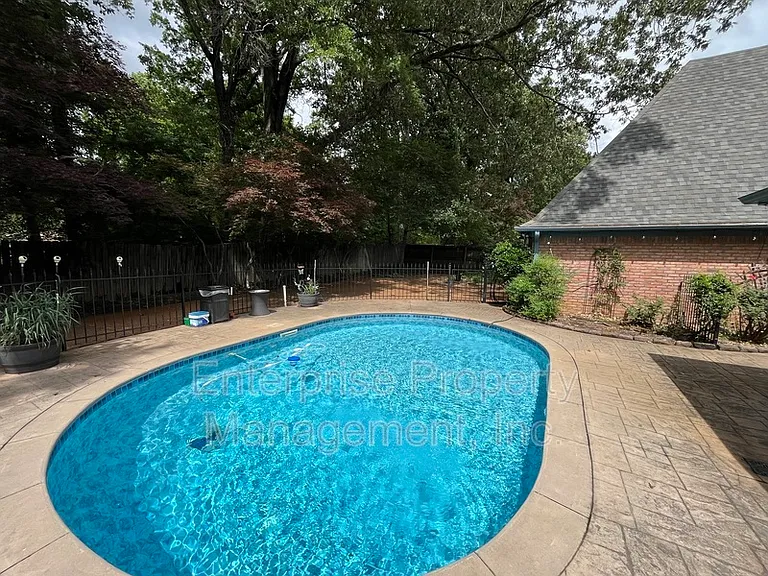 6700 N Kirby Oaks Cv — Photo 39