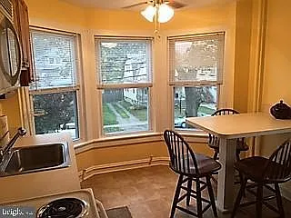2 bed, 1.0 bath, 950 sqft, $1,795 — Photo 3