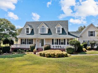 212 Regency Cir, Moyock, NC 27958