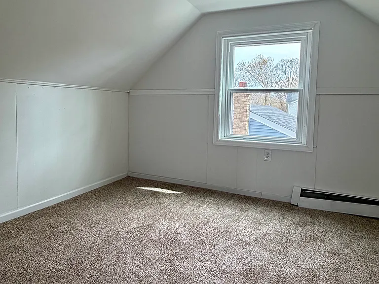 126 Flower Rd — Photo 4