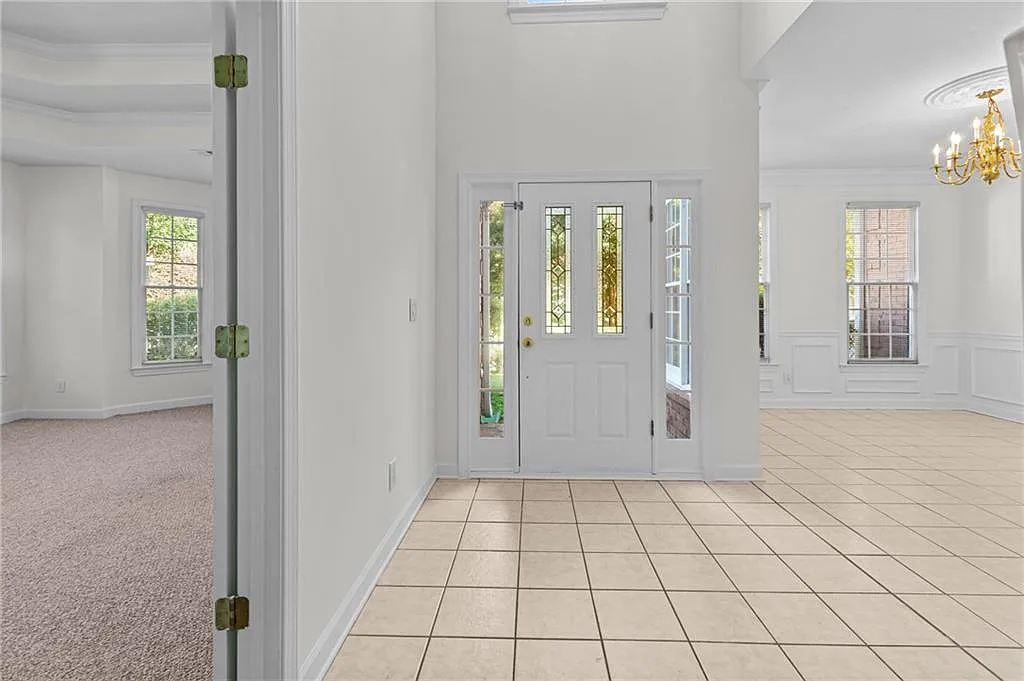 3 bed, 2.5 bath, 2530 sqft, $3,595 — Photo 3