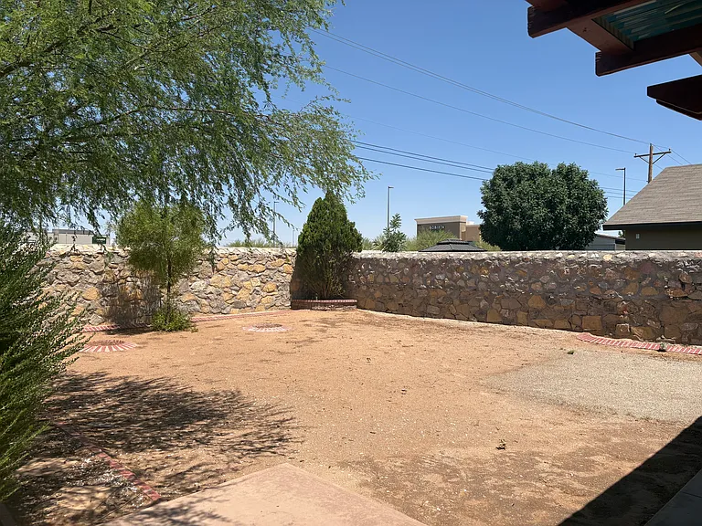 3305 Scarlet Point Dr — Photo 18