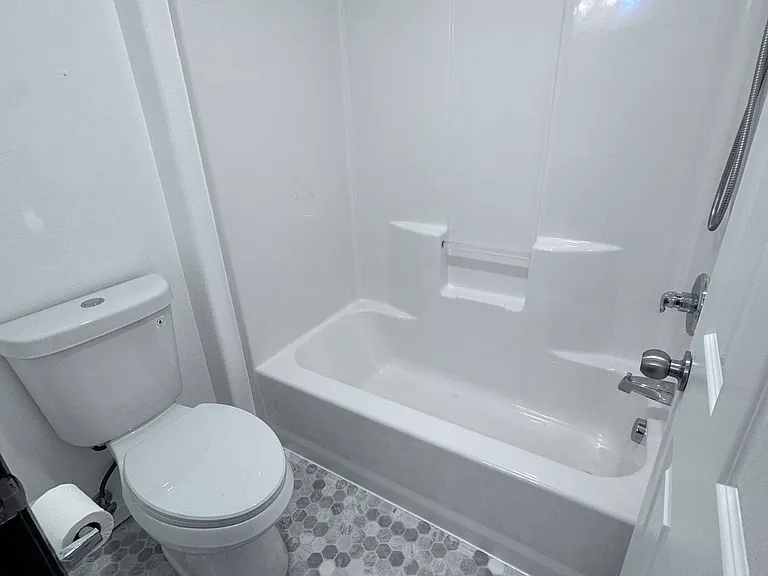 4046 Thoroughbred Ave SE — Photo 10
