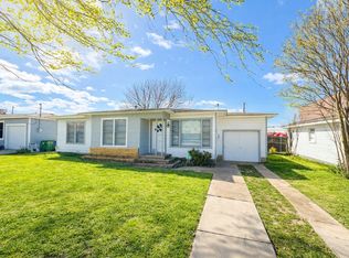 129 N McEntire Ct, White Settlement, TX 76108