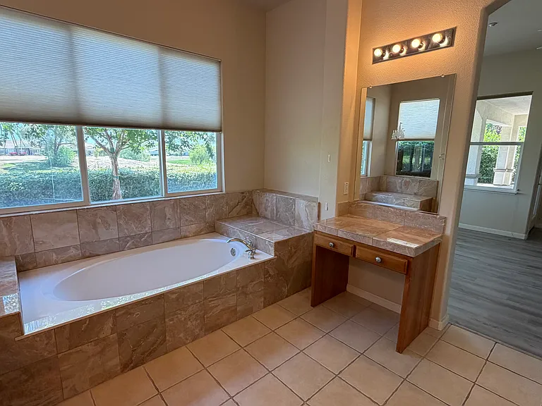 729 Richardson Dr — Photo 25