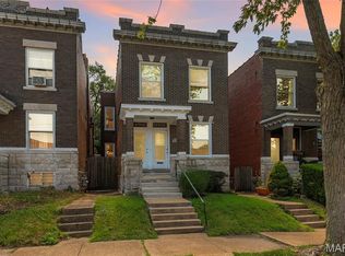 2704 Alhambra Ct, Saint Louis, MO 63118
