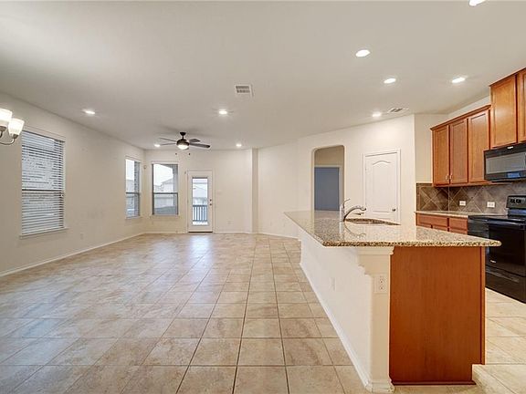 5th image of 16610 Brogan Ln