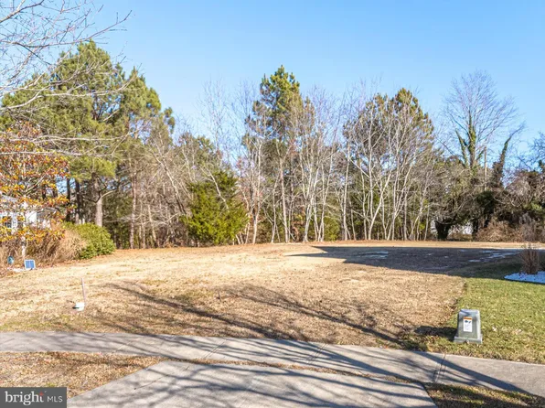 359 Walnut Hill Dr, Berlin, MD 21811