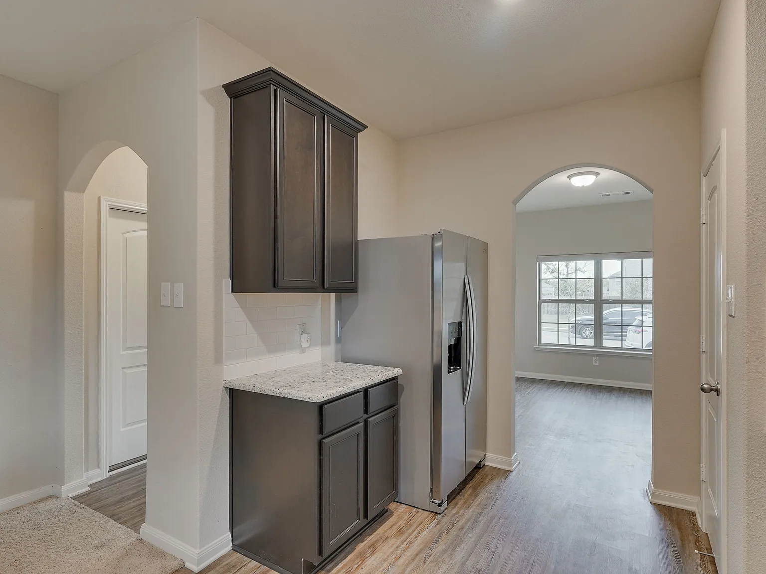 3 bed, 2.0 bath, 1619 sqft, $1,950 — Photo 4