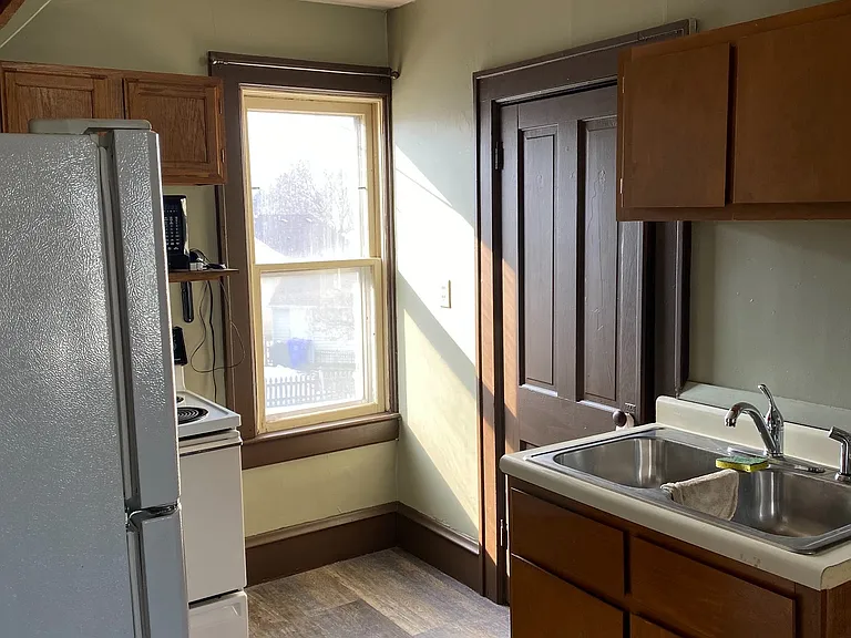 1118 W Franklin St #2 — Photo 2