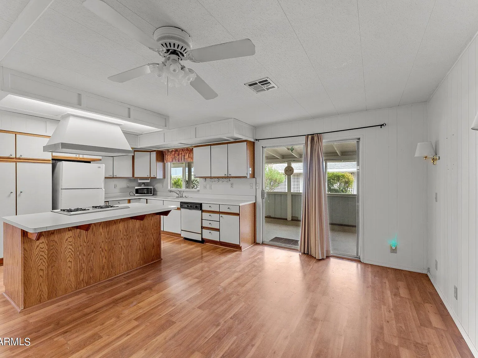 2 bed, 2.0 bath, 7980 sqft, $1,500 — Photo 2