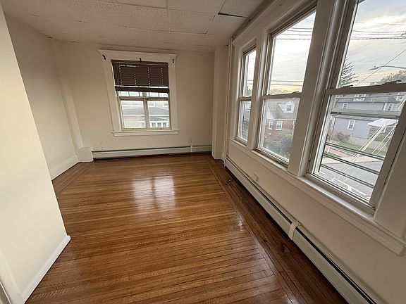 3rd image of 72 Hazelton St APT 3
