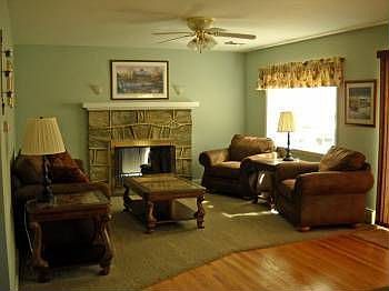 4th image of 1505 Christman Dr