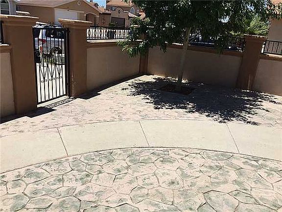 3rd image of 4068 Tierra Bronce Dr