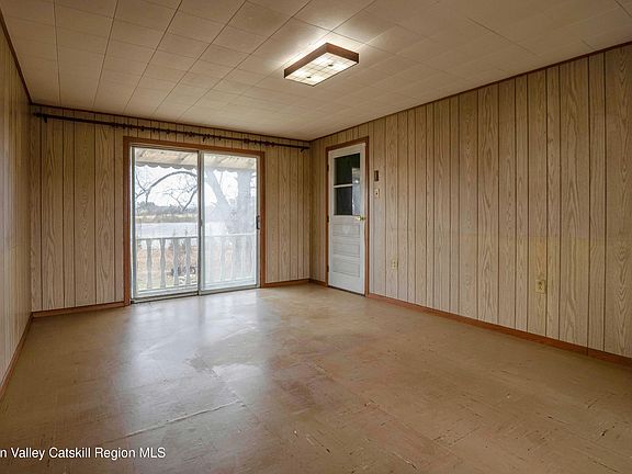 3rd image of 211 Stottville Road