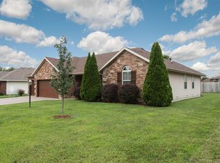 1343 W Dunrobin Castle Dr, Nixa, MO 65714