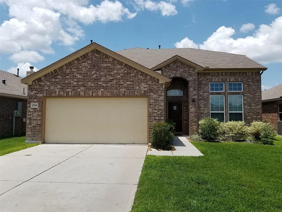 2566 Riverway Dr