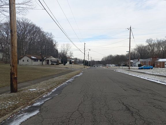 4th image of 2212 Cranbrook Dr