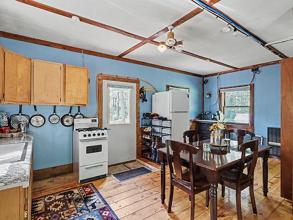 4th image of 6174 Clevelands Ln