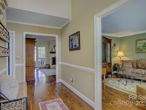 5th image of 4414 Wyman Ln