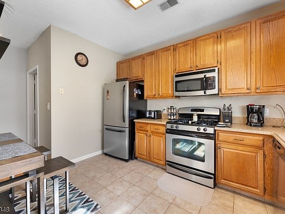 5th image of 65 Hancock Dr