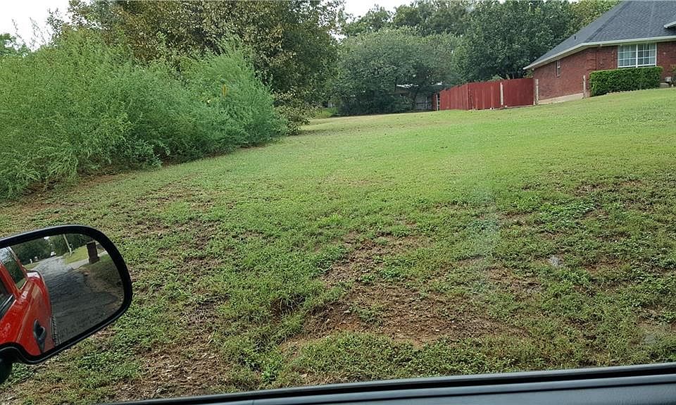 2nd image of 1009 Tyra Ln