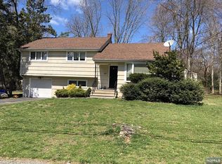 20 Collins Ave, Closter, NJ 07624