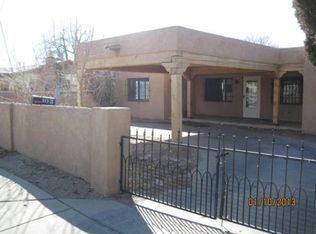 303 52nd St SW, Albuquerque, NM 87105