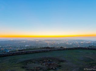 1960 Las Lomas, Vista, CA 92084