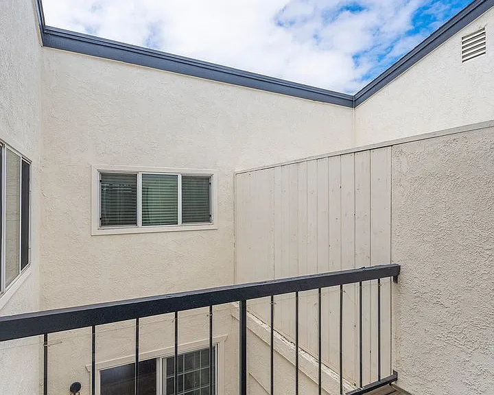 2410 Voorhees Ave #5 — Photo 24