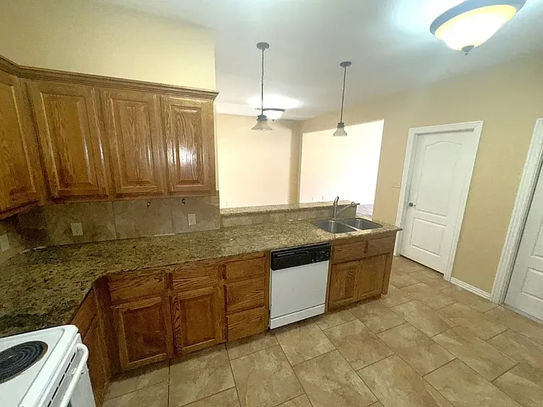 108 Johnson Dr #B — Photo 2